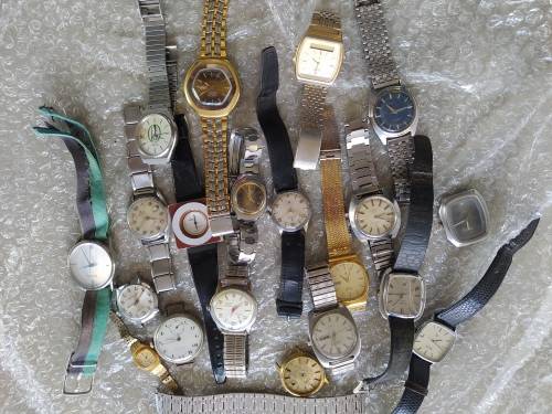 WOW, vintage watch lot for spares, see pics